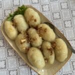 Dziewięć kartaczy w misie na stole