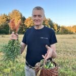 Pan Bogusław z koszykiem pełnym warzyw